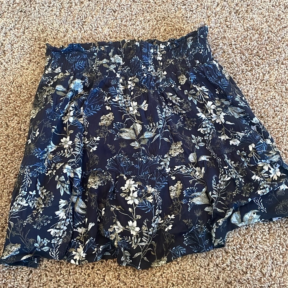 White room + Cactus floral skirt